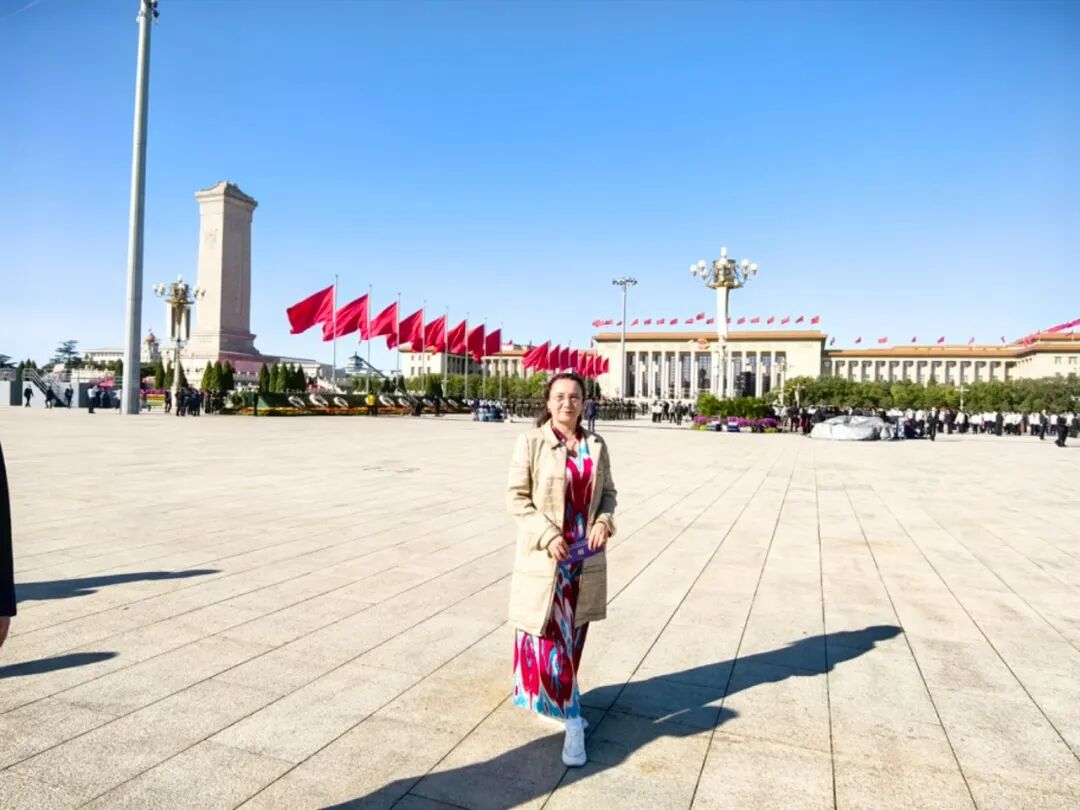 Wang Huning, Member of the Standing Committee of the Political Bureau of the CPC Central Committee and Chairman of the CPPCC National Committee, Meets the National Ethnic Affairs Commission's "National Ethnic Minority Study Group" — image 3