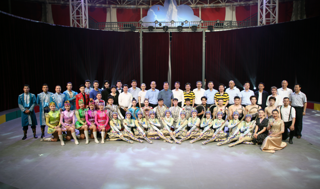 China Acrobats Association's "Culture Nourishing Xinjiang: Fine Acrobatics to the Grassroots" public-benefit performances across Kashgar Prefecture and Ili Prefecture in Xinjiang — Photo 1
