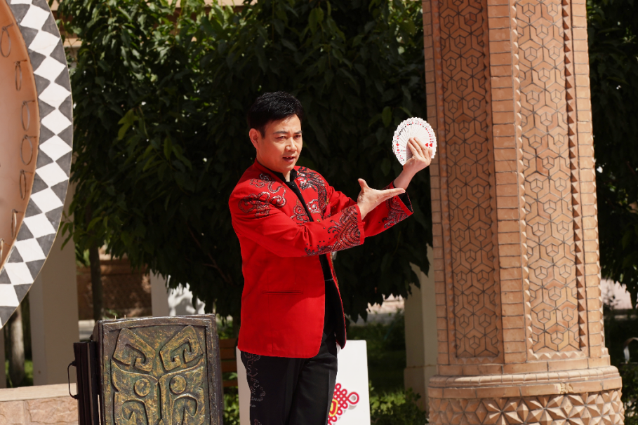 China Acrobats Association's "Culture Nourishing Xinjiang: Fine Acrobatics to the Grassroots" public-benefit performances across Kashgar Prefecture and Ili Prefecture in Xinjiang — Photo 16