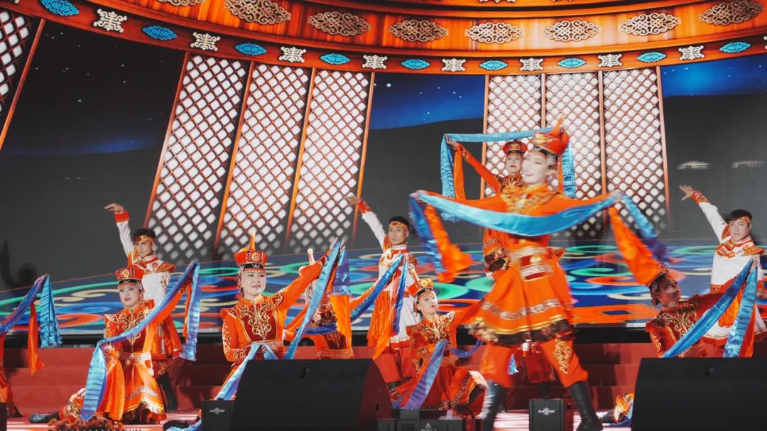 A Night of Splendour on the Grassland: The Brilliant Blossoming of Culture and Unity — Highlights of the Gala of the 2025 Xinjiang Jangar Culture and Tourism and Nadam Fair, photo 5
