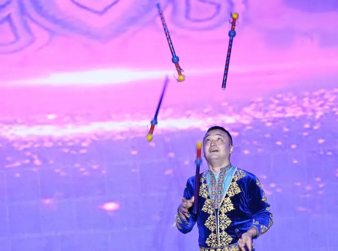 A Night of Splendour on the Grassland: The Brilliant Blossoming of Culture and Unity — Highlights of the Gala of the 2025 Xinjiang Jangar Culture and Tourism and Nadam Fair, photo 8