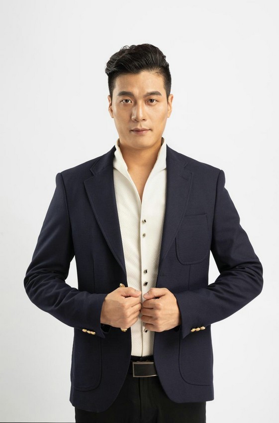 Hu Linglong, Master Magician and Cultural Heritage Inheritor of "Traditional Magic, Gucai Xifa" — Image 1